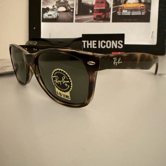 RayBan 2132 New Wayfarer 902 Tortoise Shell/G15 Dark Green Lens 55mm - Picture 3 of 11